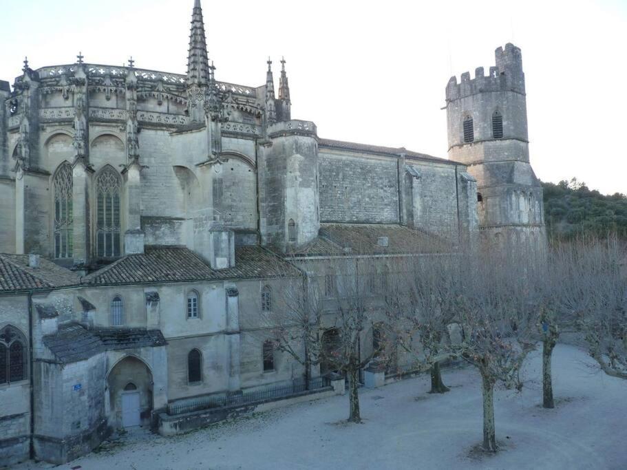 Maison Familiale Du Clos Saint Roch Villa Viviers Exterior foto