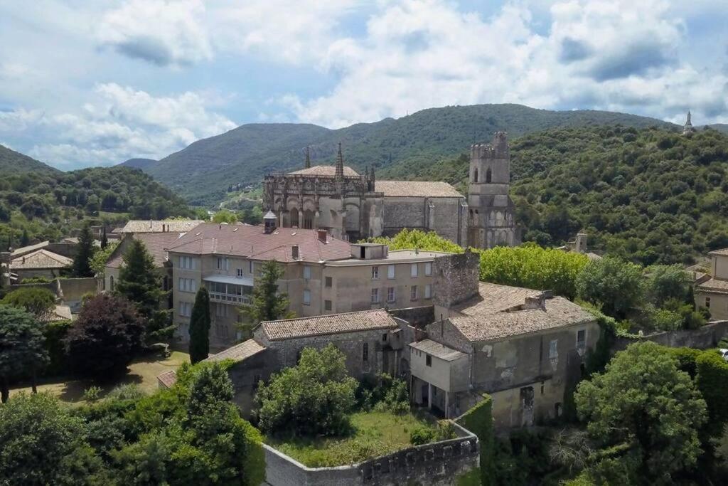 Maison Familiale Du Clos Saint Roch Villa Viviers Exterior foto